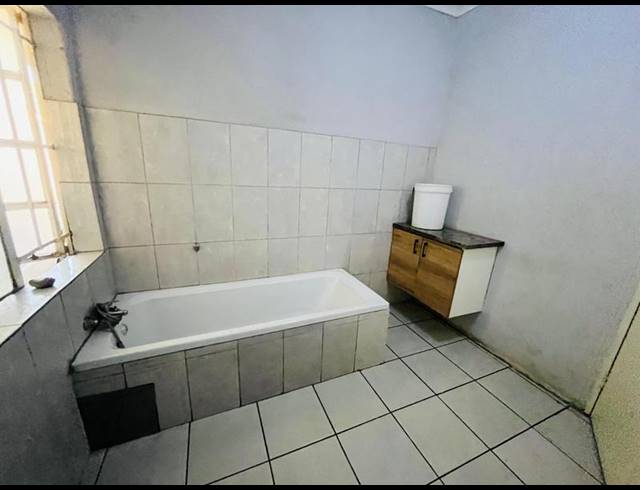 6 BEDROOM HOUSE FOR SALE IN BENONI CENTRAL